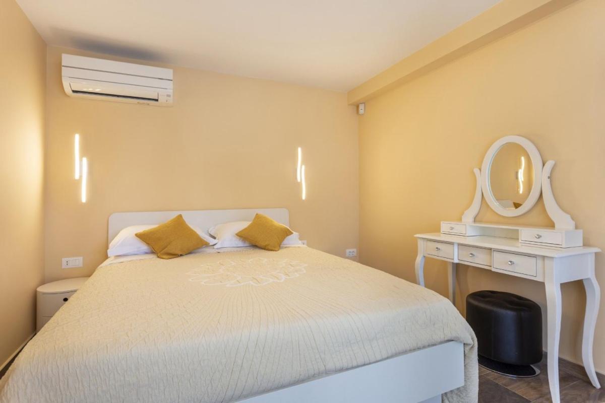 Villa Vita In Porec - Haus Fuer 6-8 Personen Kaštelir المظهر الخارجي الصورة
