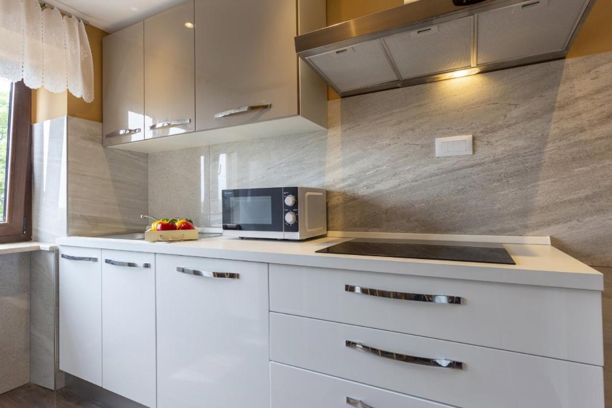 Villa Vita In Porec - Haus Fuer 6-8 Personen Kaštelir المظهر الخارجي الصورة