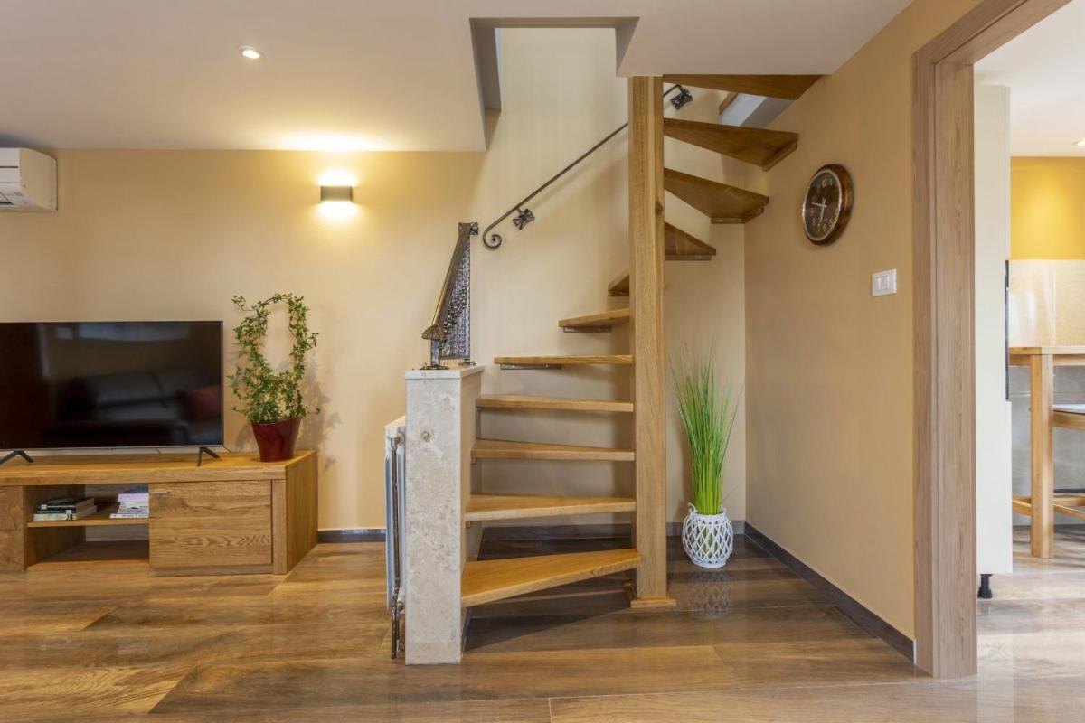 Villa Vita In Porec - Haus Fuer 6-8 Personen Kaštelir المظهر الخارجي الصورة