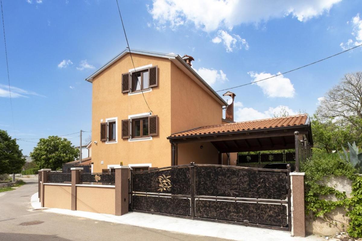 Villa Vita In Porec - Haus Fuer 6-8 Personen Kaštelir المظهر الخارجي الصورة